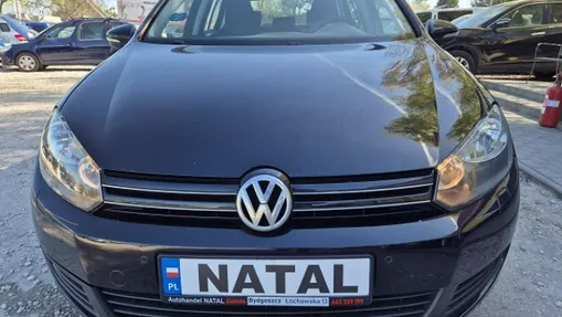 VOLKSWAGEN Golf -