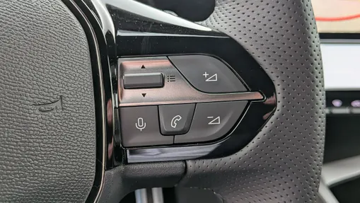 PEUGEOT 408 -