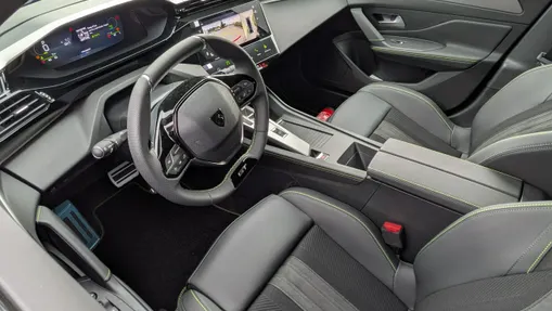 PEUGEOT 408 -