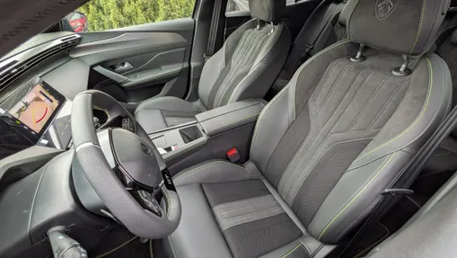 PEUGEOT 408 -