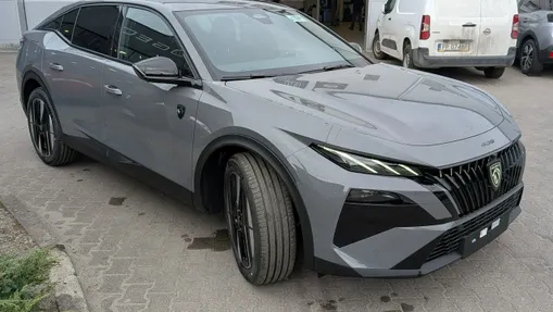 PEUGEOT 408 -