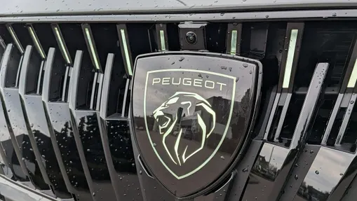 PEUGEOT 408 -