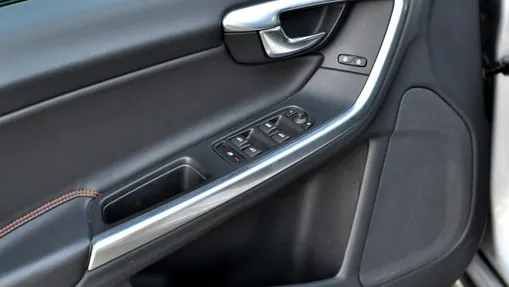 VOLVO V60 -
