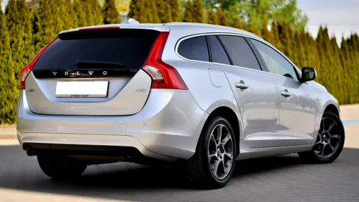 VOLVO V60 -