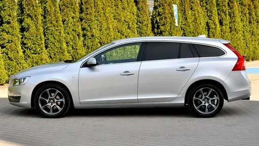 VOLVO V60 -