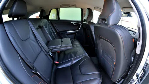 VOLVO V60 -