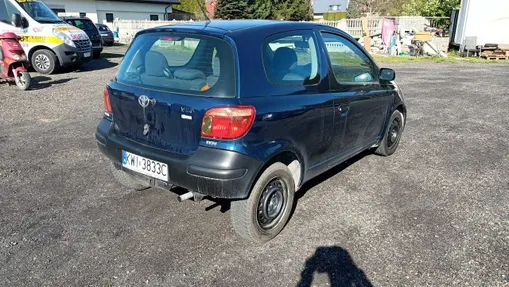 TOYOTA Yaris -
