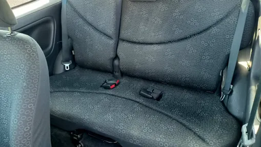 TOYOTA Yaris -