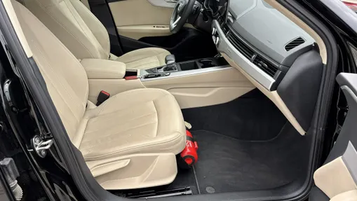 AUDI A4 -