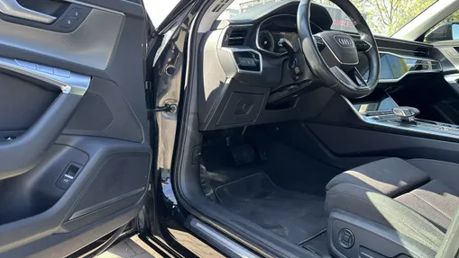 AUDI A6 -