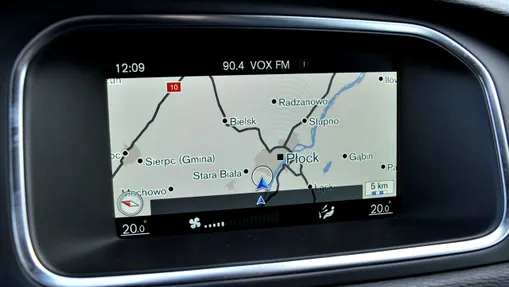 VOLVO V40 -