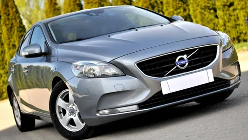 VOLVO V40 -