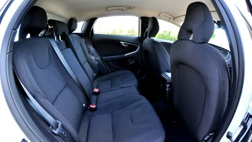 VOLVO V40 -