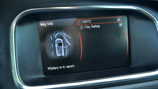 VOLVO V40 -