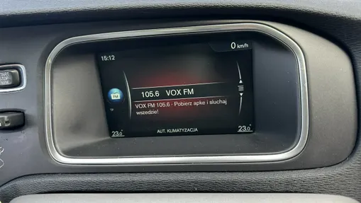 VOLVO V40 -