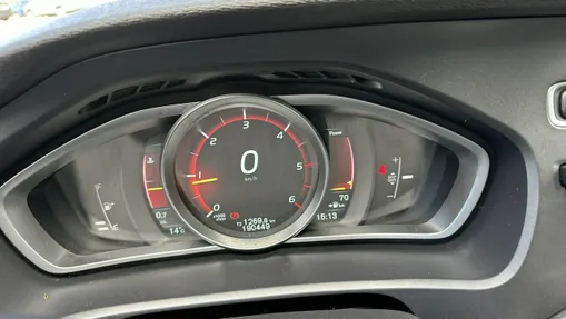 VOLVO V40 -
