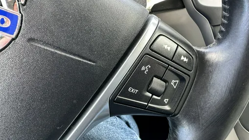 VOLVO V40 -