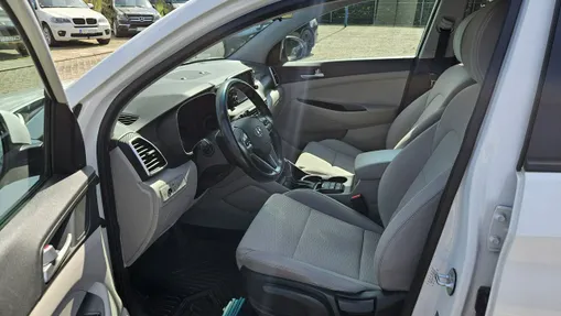 HYUNDAI Tucson -