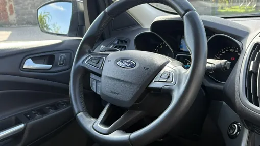 FORD Kuga -