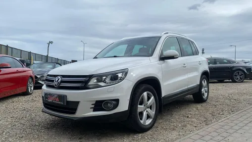 VOLKSWAGEN Tiguan -