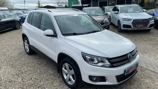 VOLKSWAGEN Tiguan -