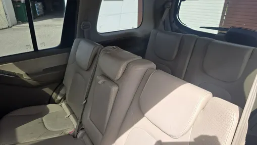 NISSAN Pathfinder -