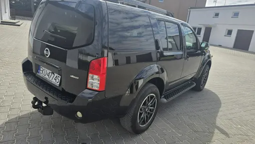 NISSAN Pathfinder -