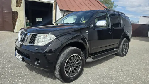 NISSAN Pathfinder -