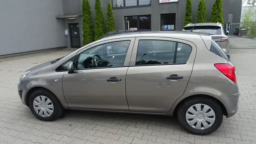 OPEL Corsa -