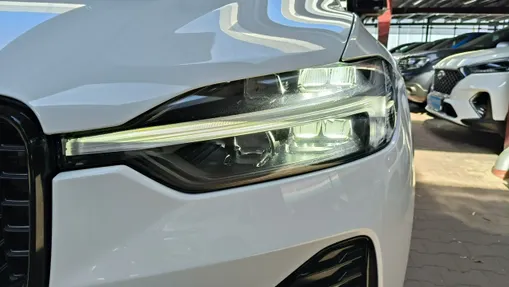 VOLVO XC60 -