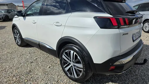 PEUGEOT 3008 -