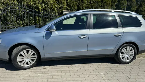 VOLKSWAGEN Passat -