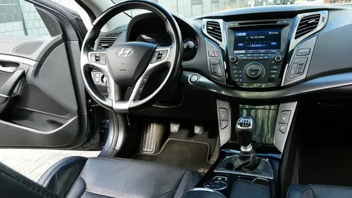 HYUNDAI i40 -