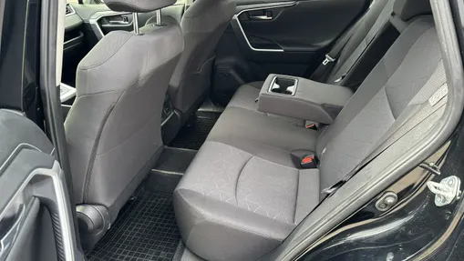 TOYOTA RAV4 -