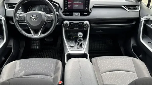 TOYOTA RAV4 -