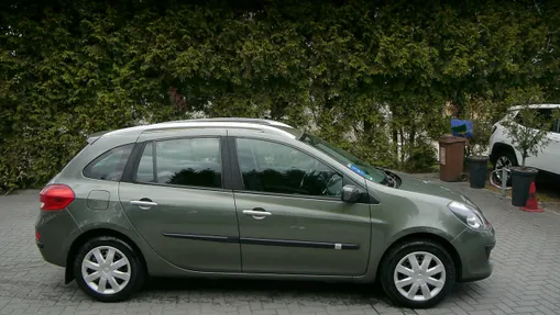 RENAULT Clio -