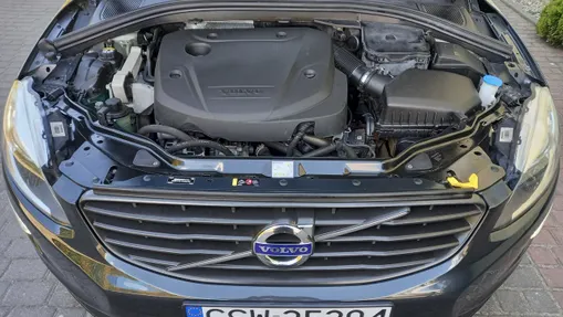 VOLVO XC60 -