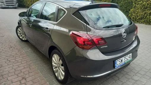 OPEL Astra -