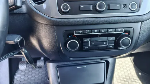VOLKSWAGEN Tiguan -
