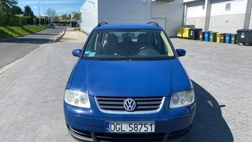 VOLKSWAGEN Touran -