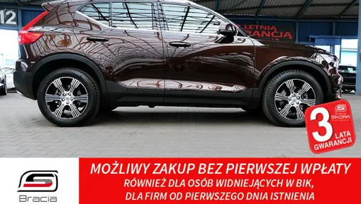 VOLVO XC40 -