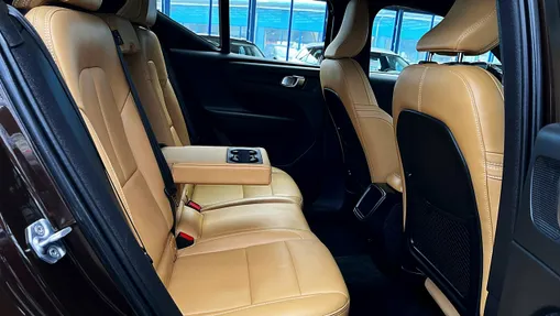 VOLVO XC40 -