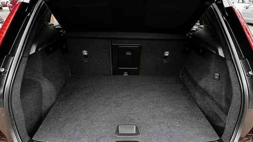VOLVO XC40 -