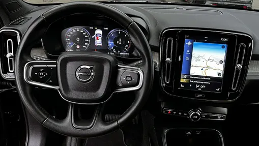 VOLVO XC40 -