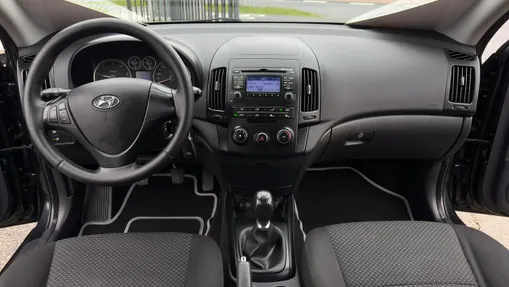 HYUNDAI i30 -