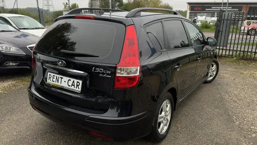 HYUNDAI i30 -