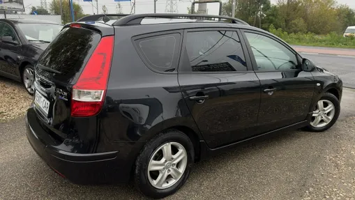 HYUNDAI i30 -