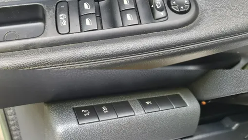 PEUGEOT 5008 -