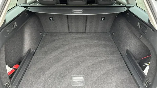 VOLKSWAGEN Passat -