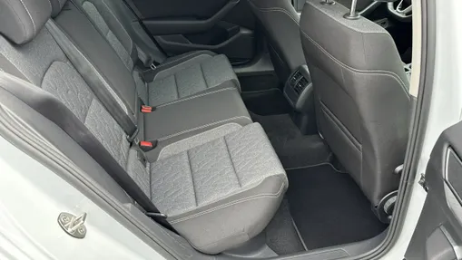 VOLKSWAGEN Passat -